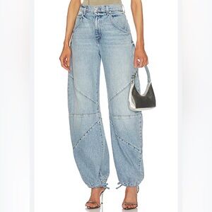 MADDEN NYC Light Wash Barrel Leg Jeans size 8